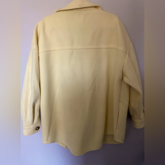 Yellow shacket - Picture 2 of 6